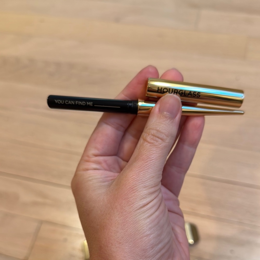 Hourglass Gold Lipstick Duo - Picture 9 of 11